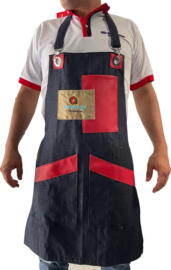 Delantal en jean con el logo de Acrear Publicidad bordado
